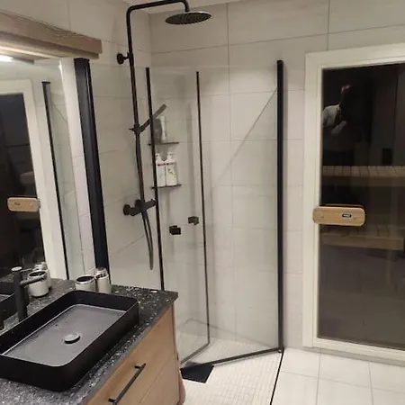 Fritt Beliggende Stor Enebolig Med Hoy Standard فيلة ريوكان