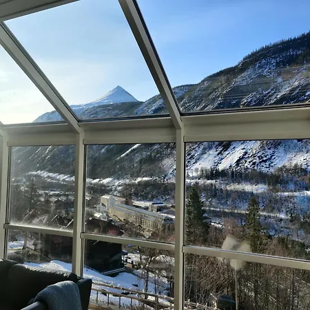 Fritt Beliggende Stor Enebolig Med Hoy Standard Rjukan