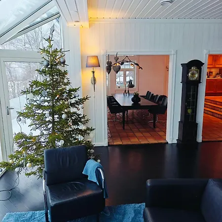 Fritt Beliggende Stor Enebolig Med Hoy Standard Villa