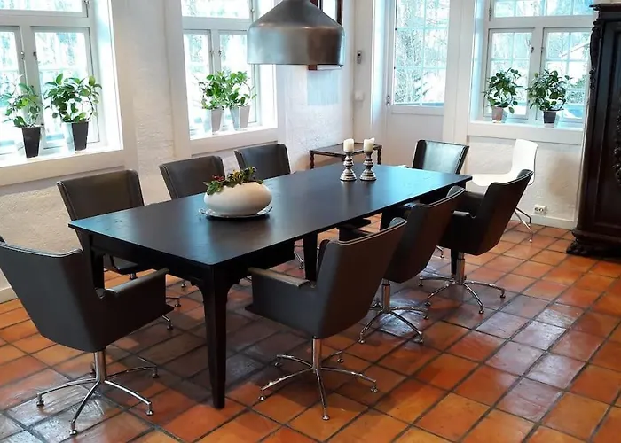 Villa Fritt Beliggende Stor Enebolig Med Hoy Standard *