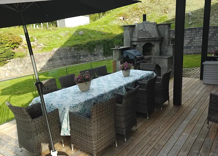 Villa Fritt Beliggende Stor Enebolig Med Hoy Standard